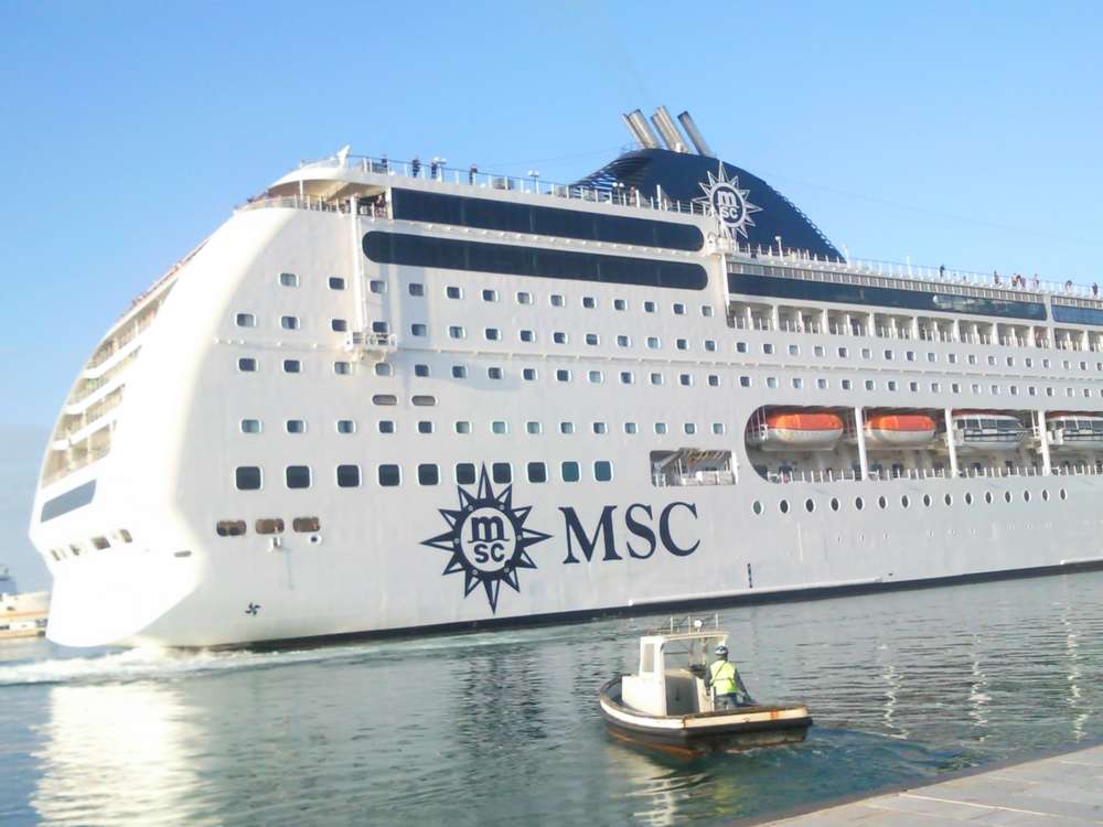 Ormeggio nave crociera MSC a Trapani